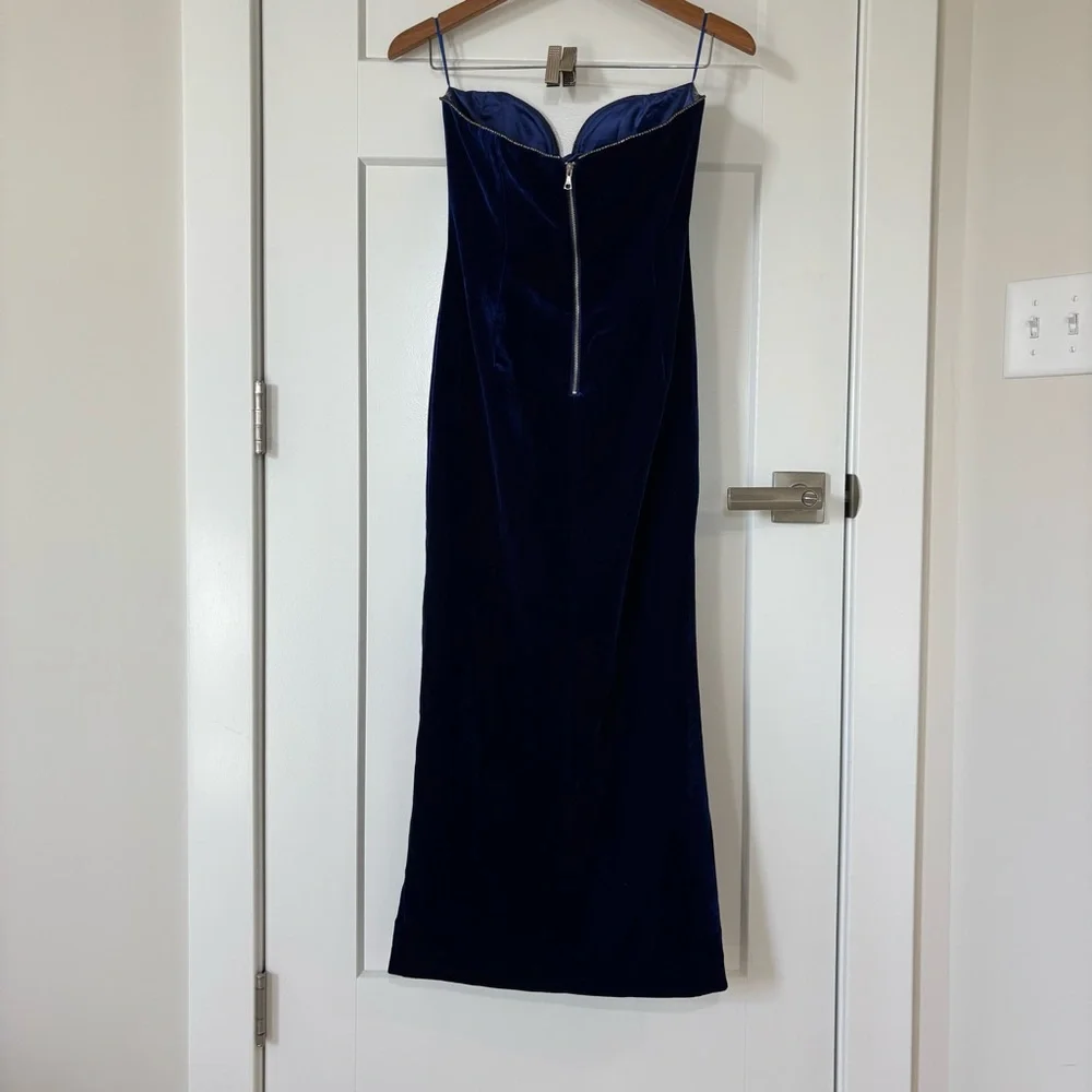 Bardot Elegant Blue Velvet Strapless Dress - Picture 6 of 6